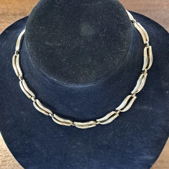 Monet Necklace 16" Wave Link Goldtone - Picture 2 of 7